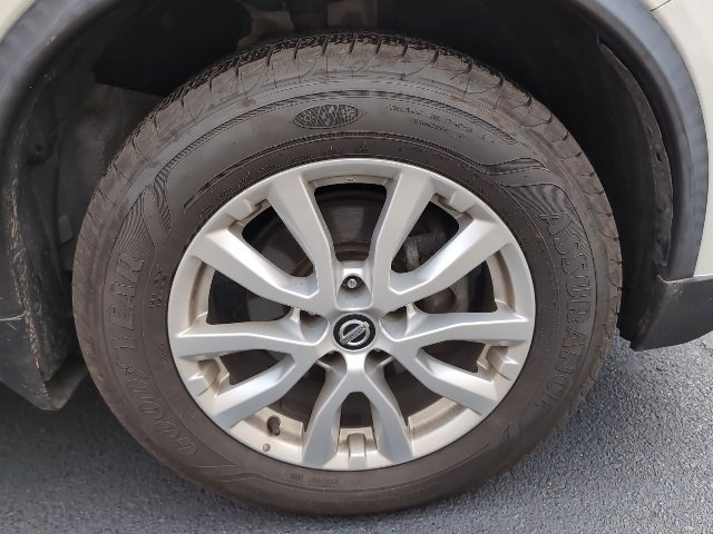 Used 2017 Nissan Rogue SV image 25