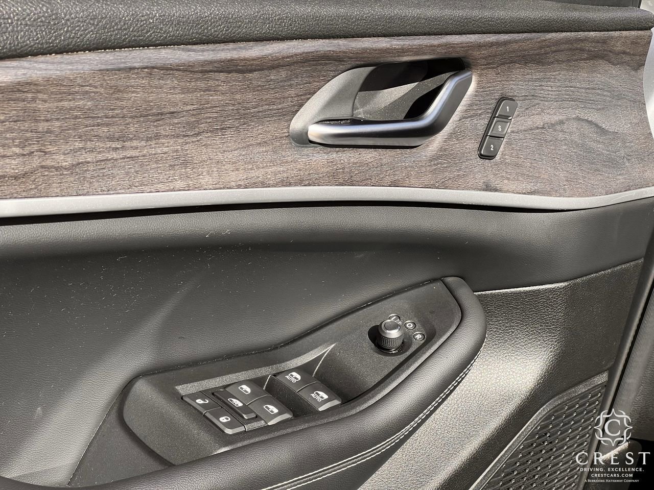 Used 2023 Jeep Grand Cherokee L Limited w/ Luxury Tech Group II image 24