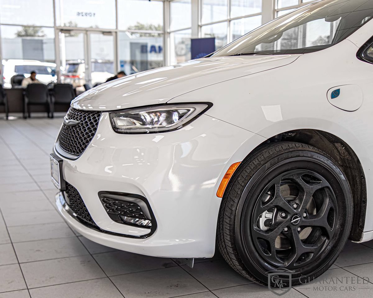Used 2022 Chrysler Pacifica Touring-L w/ S Appearance Package FWD image 5