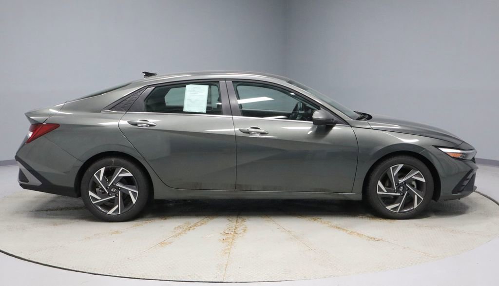 Certified 2025 Hyundai Elantra SEL image 13