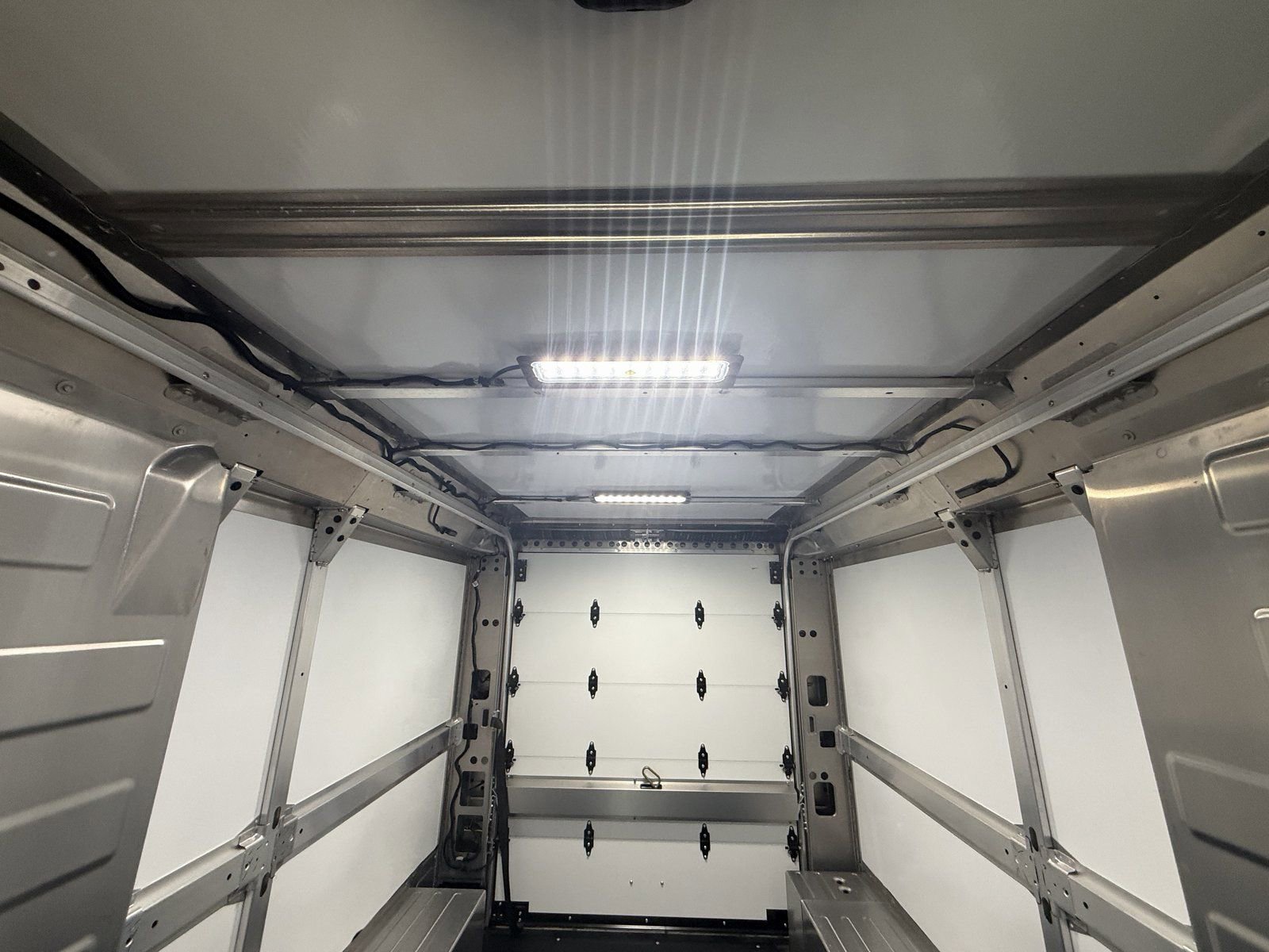 Used 2024 Chevrolet Brightdrop 400 w/ Commercial Equipment Package AWD/4WD image 20