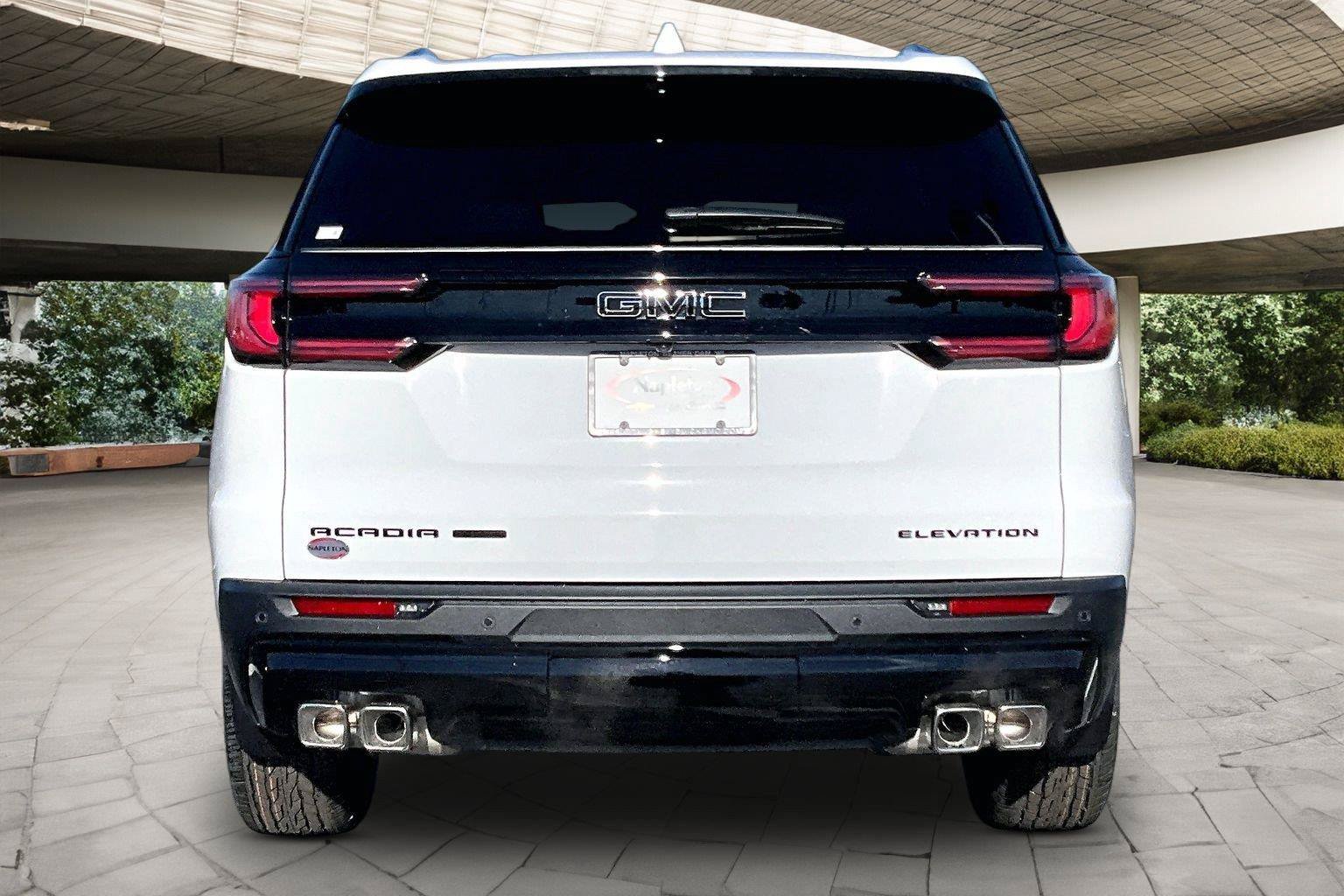 New 2027 GMC Acadia Elevation w/ Elevation Premium Package AWD/4WD image 4