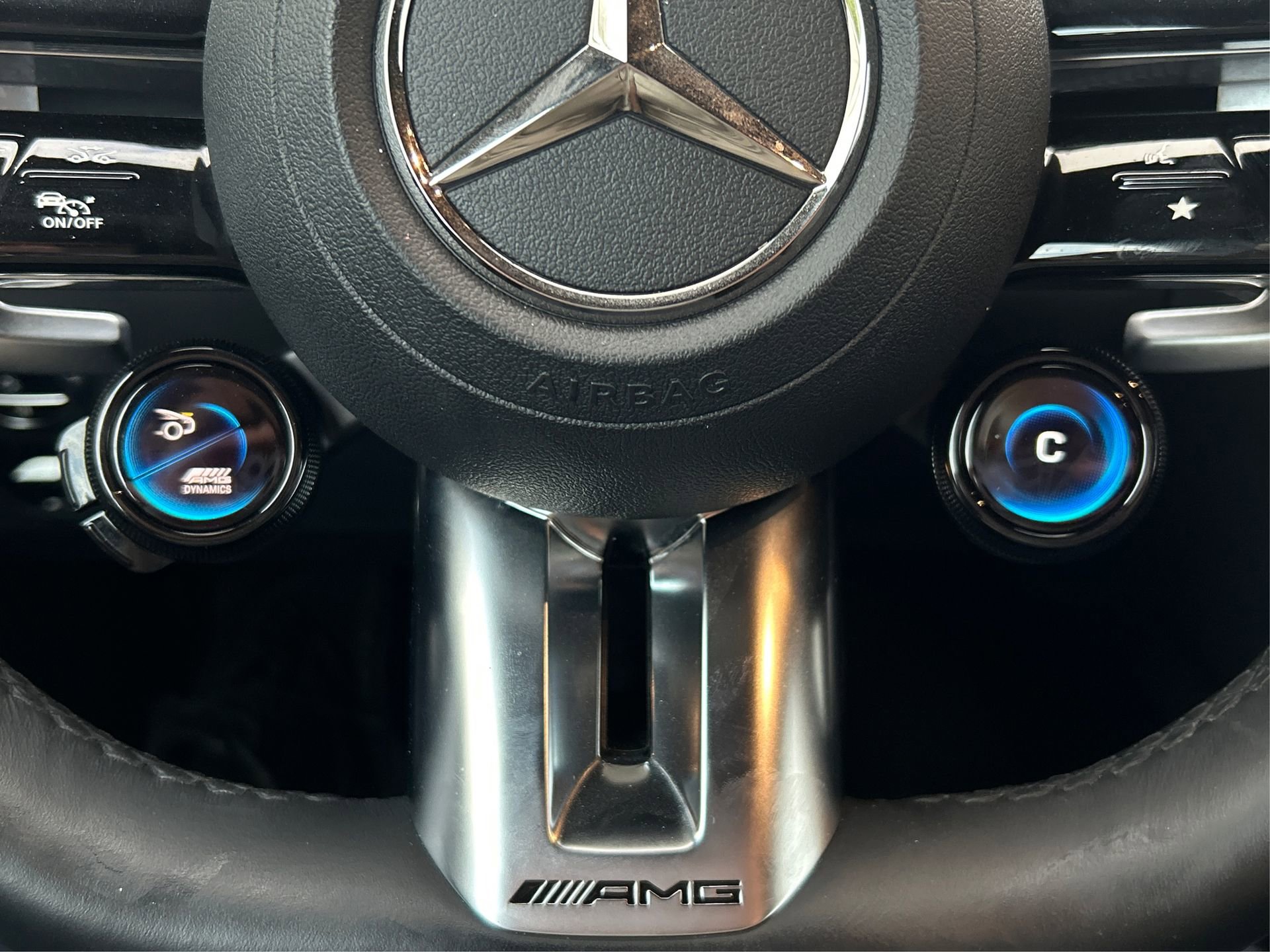 Used 2022 Mercedes-Benz SL 63 AMG 4MATIC image 36