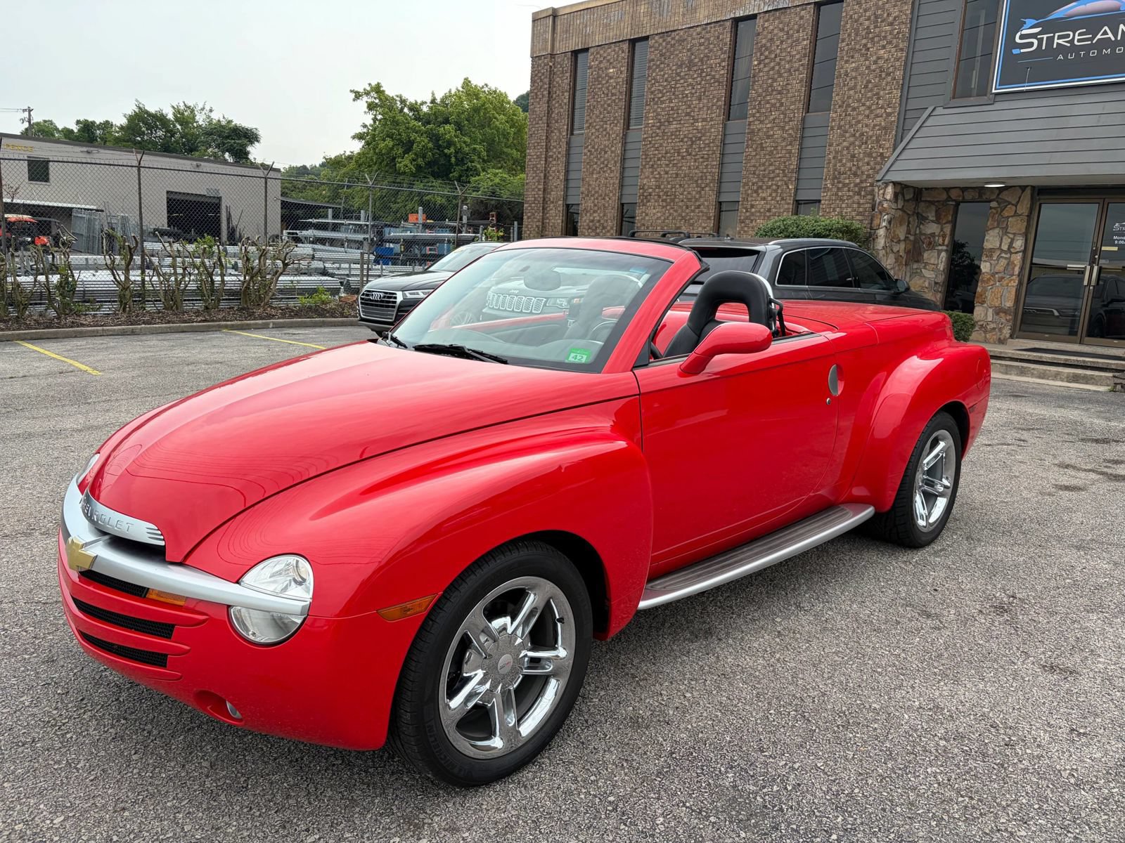 Used 2005 Chevrolet SSR w/ Preferred Equipment Group RWD image 14