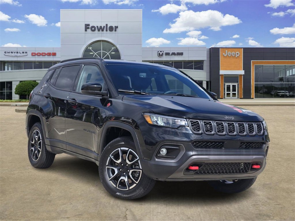 Used 2024 Jeep Compass Trailhawk video 2