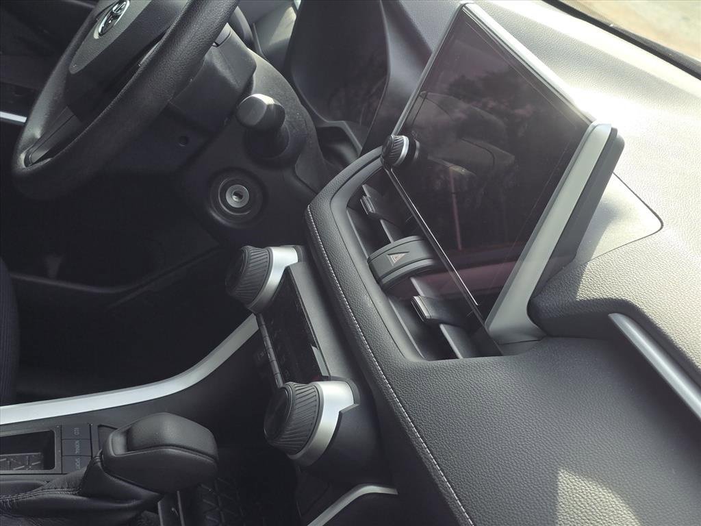 Used 2023 Toyota RAV4 LE image 6