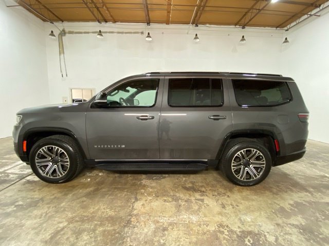 Used 2023 Jeep Wagoneer 4WD w/ Premium Group I image 2
