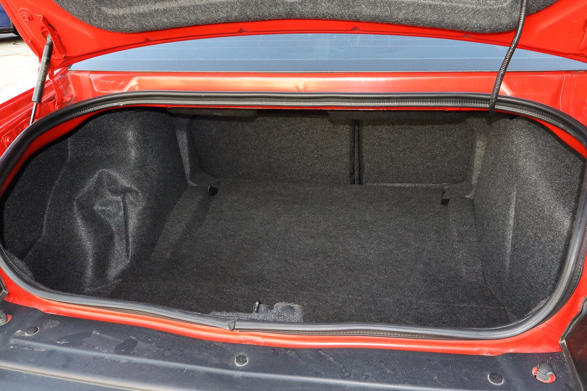 Used 2019 Dodge Challenger SXT image 9