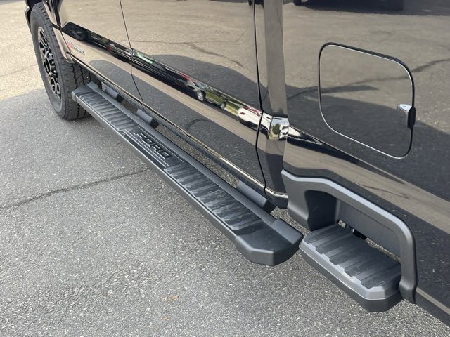 New 2026 Ford F350 Lariat w/ Black Appearance Package image 9