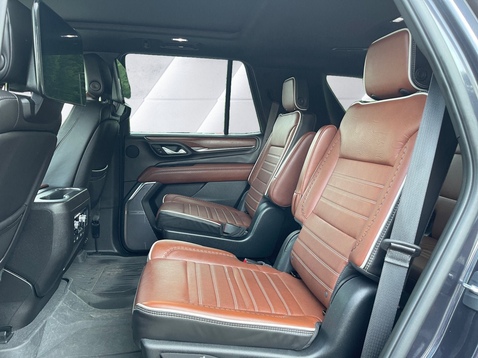 Used 2023 GMC Yukon Denali Ultimate w/ LPO, Floor Liner Package AWD/4WD image 31