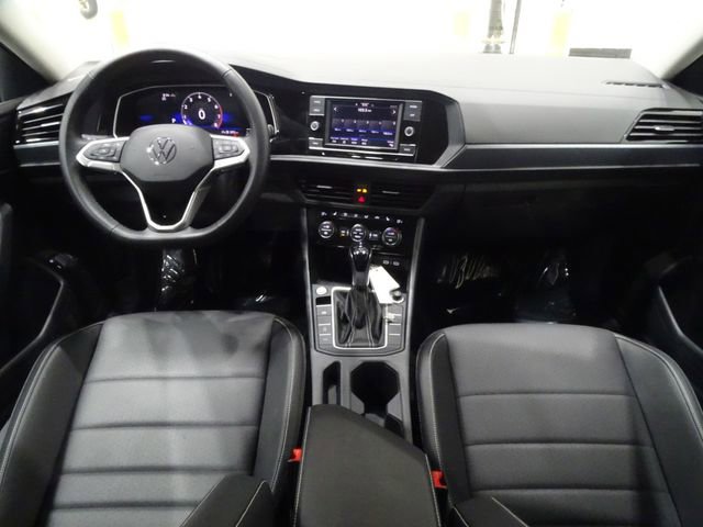 Used 2024 Volkswagen Jetta SE image 25