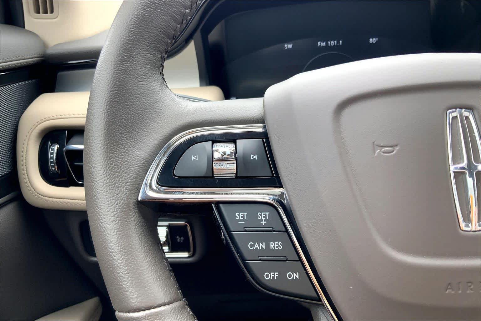 Used 2023 Lincoln Nautilus FWD w/ Premium Package image 22