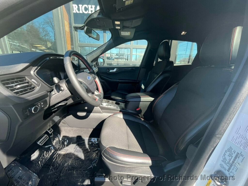 Used 2024 Ford Escape ST-Line image 12