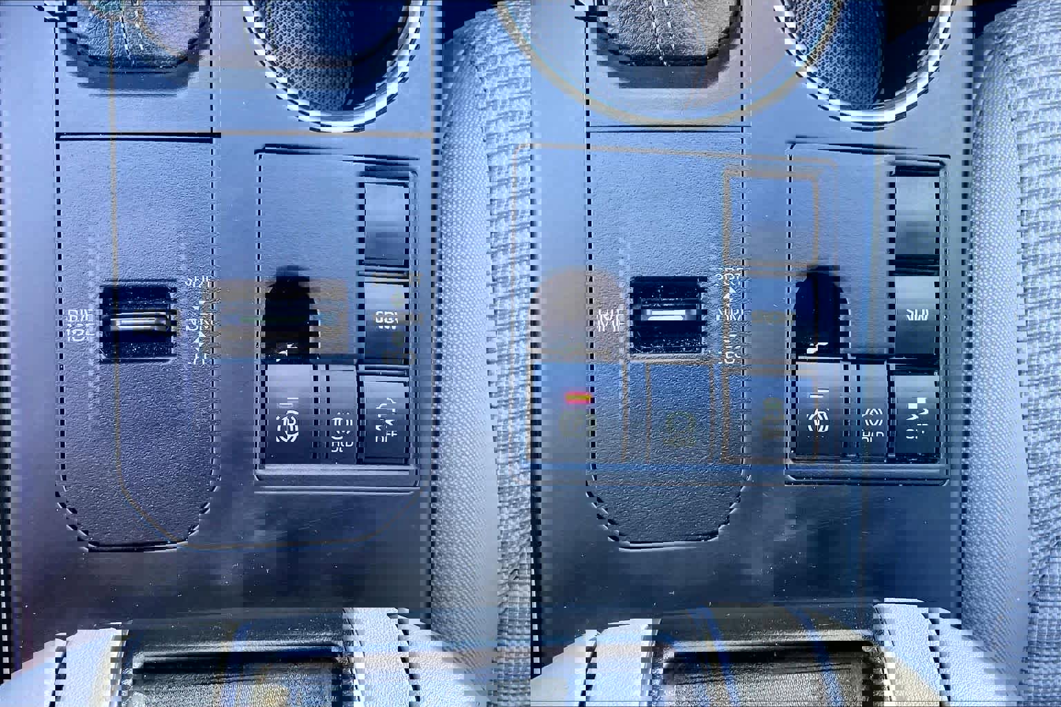 Used 2023 Toyota Highlander LE image 32