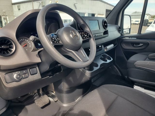 Used 2022 Mercedes-Benz Sprinter 1500 image 10