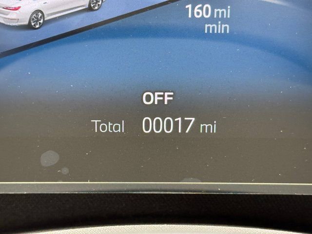 Used 2025 BMW i7 eDrive50 w/ Premium Package image 16