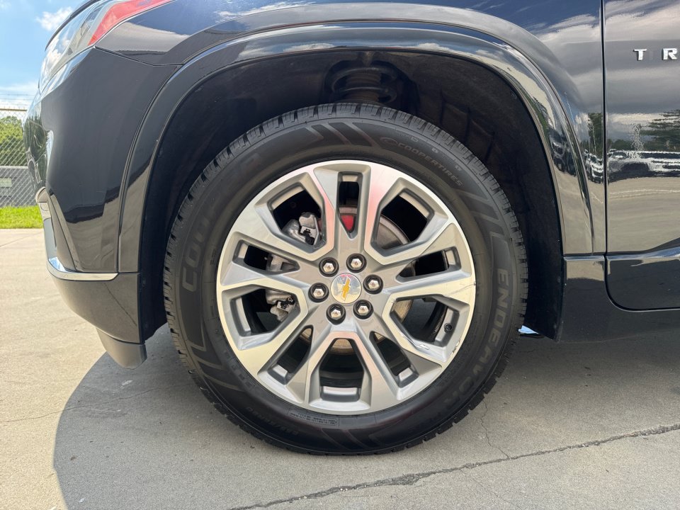 Used 2021 Chevrolet Traverse Premier AWD/4WD image 31