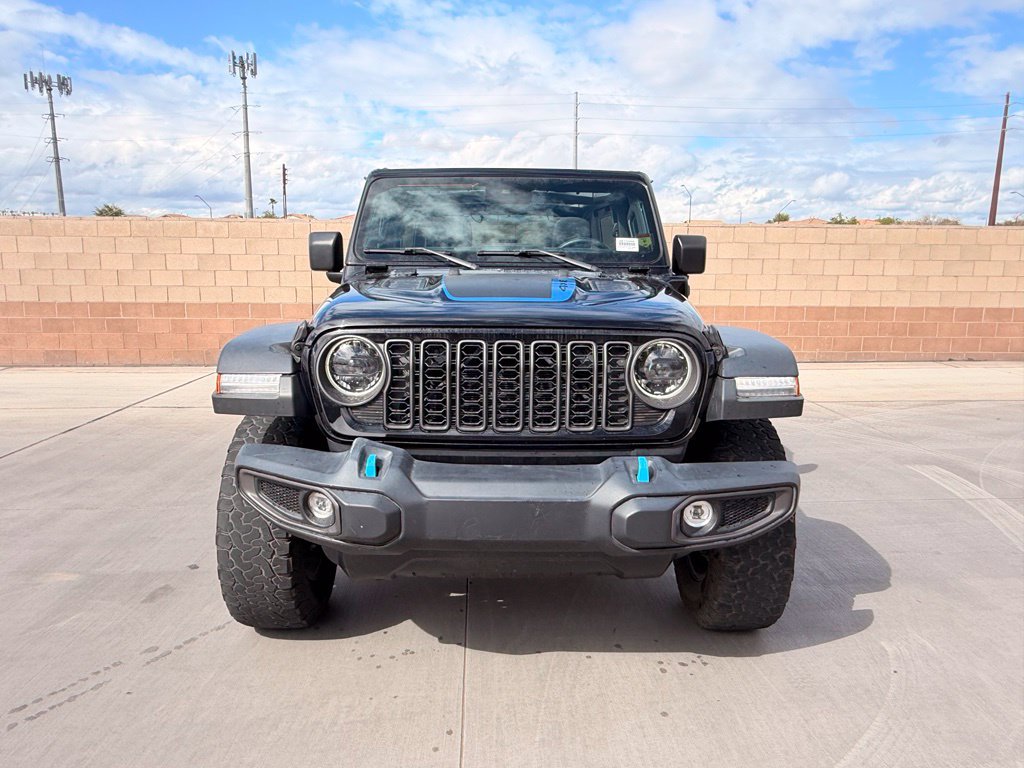 Used 2024 Jeep Wrangler Unlimited Rubicon 4xe w/ Convenience Group AWD/4WD image 3