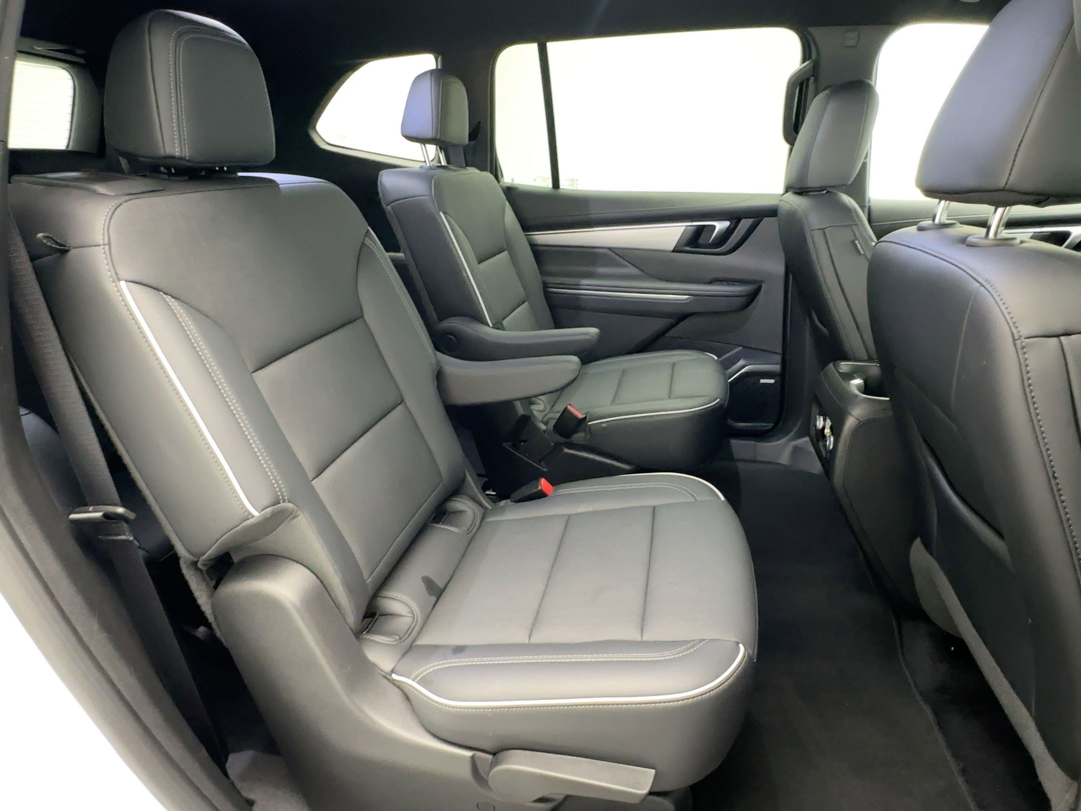 Certified 2025 Buick Enclave Preferred image 28