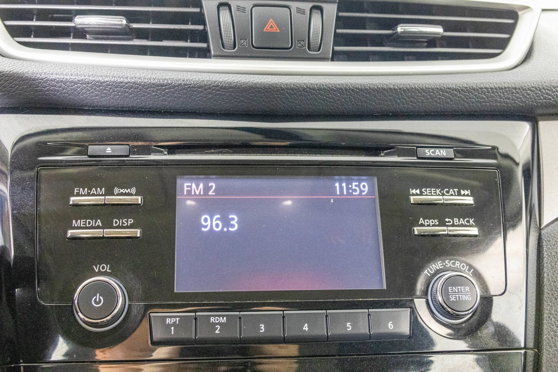Used 2016 Nissan Rogue S AWD/4WD image 23