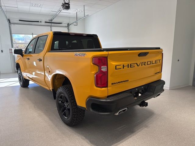 Used 2021 Chevrolet Silverado 1500 Custom Trail Boss w/ LPO, Dark Essentials Package image 4