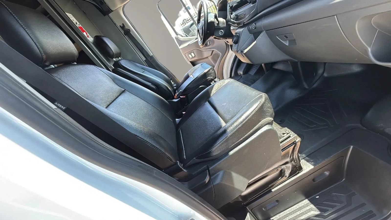 Used 2022 Ford E-Transit 148 High Roof w/ Load Area Protection Package RWD image 33
