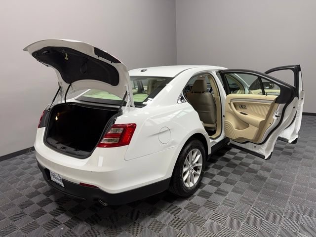 Used 2013 Ford Taurus SE FWD image 29