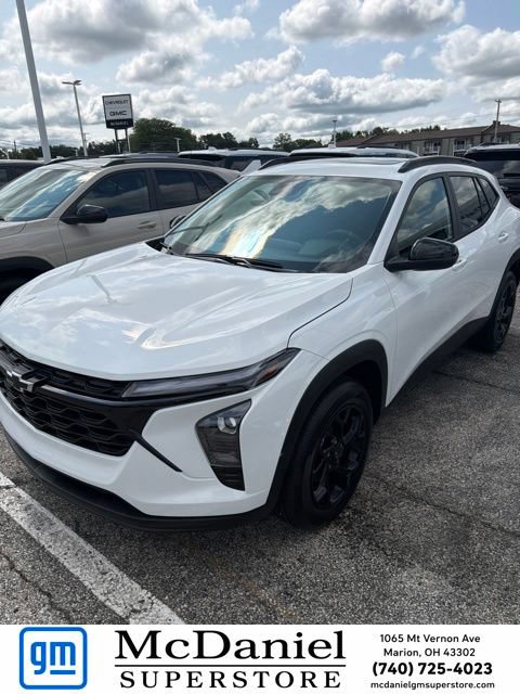 New 2026 Chevrolet Trax LT w/ Sunroof Package FWD image 1