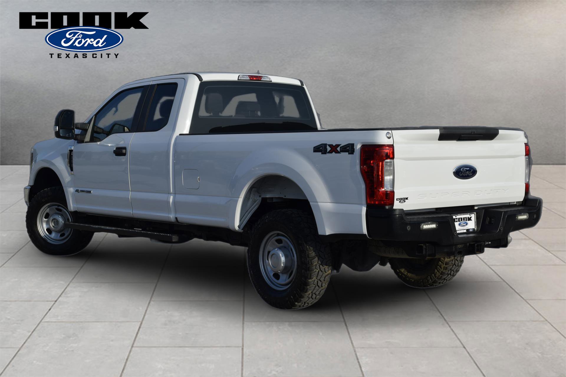 Used 2019 Ford F350 XL w/ Power Equipment Group AWD/4WD image 3