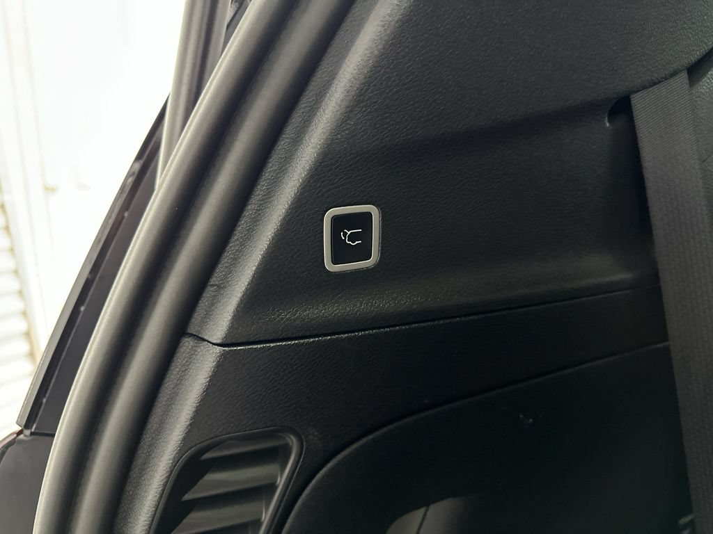 Used 2025 Chrysler Pacifica Limited FWD image 22