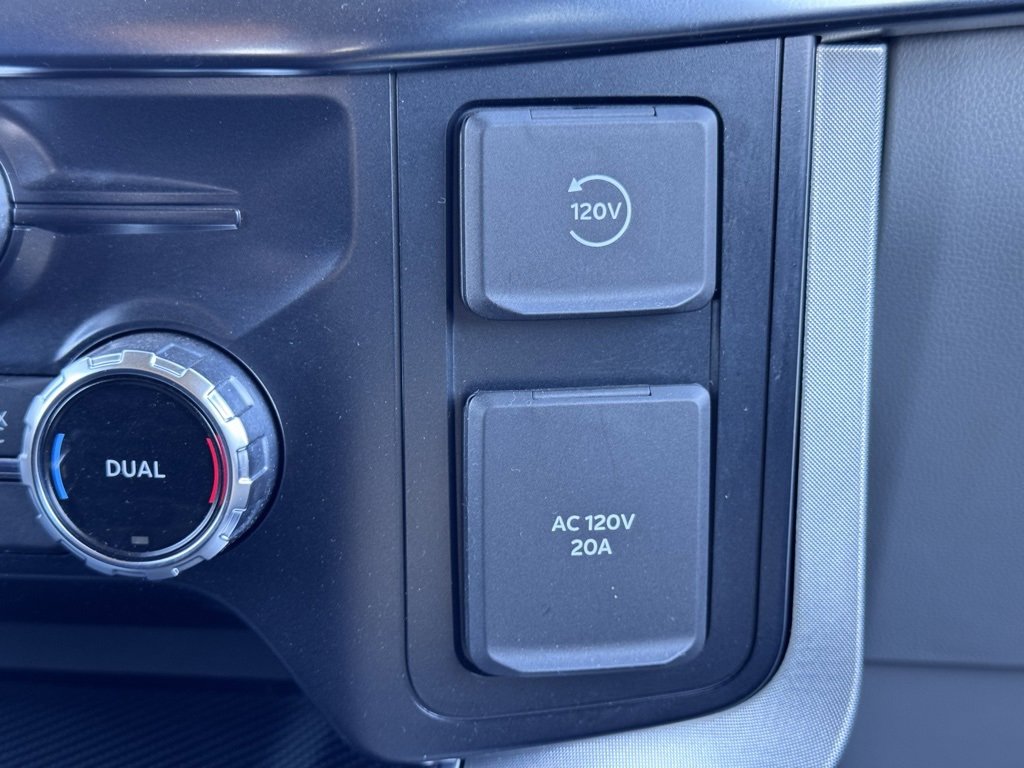 Used 2023 Ford F150 Limited image 23