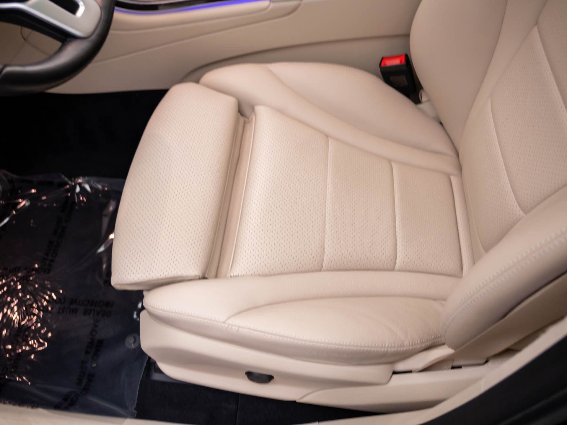 Certified 2022 Mercedes-Benz GLC 300 4MATIC w/ Multimedia Package Lite image 18