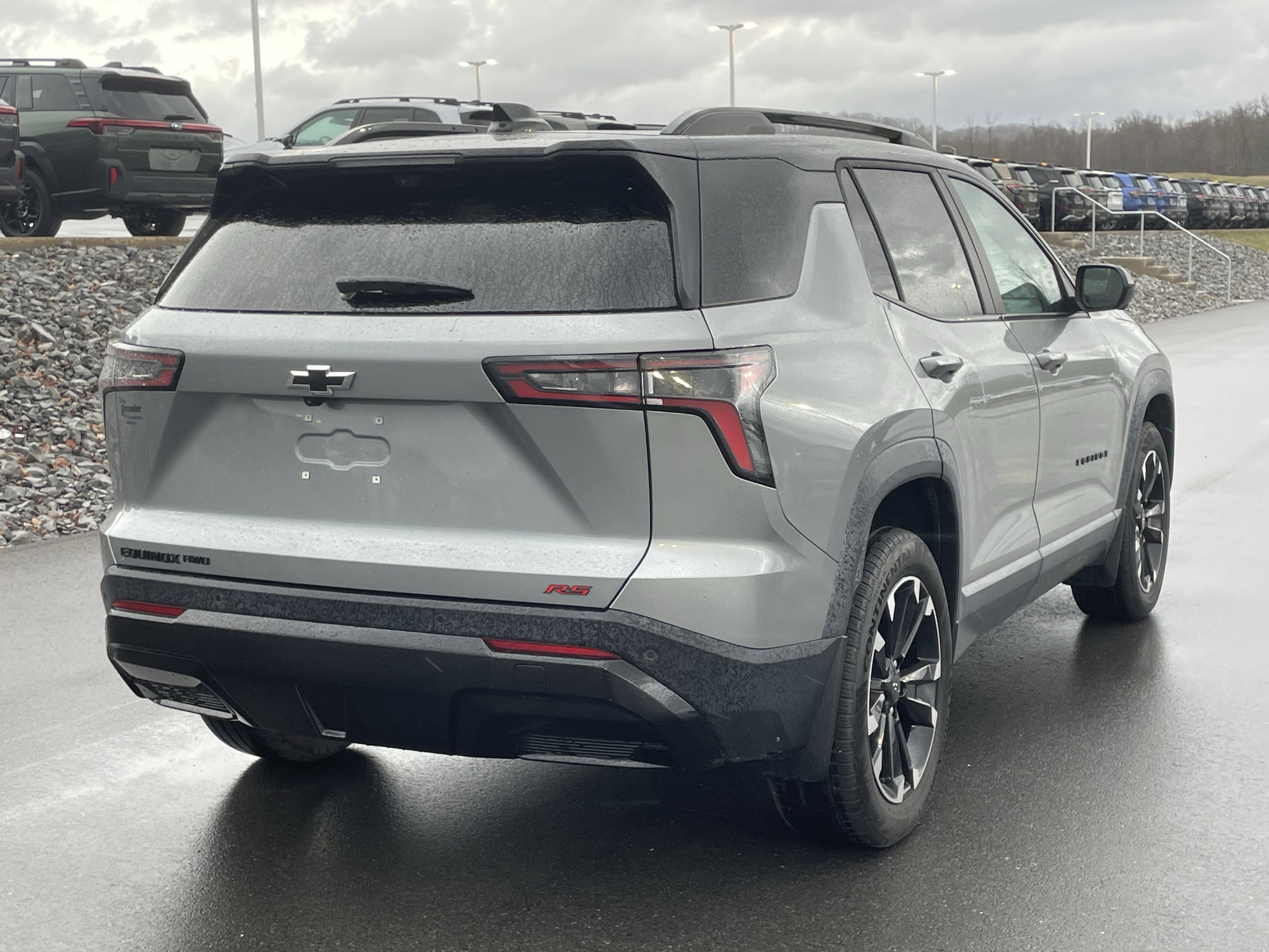 Used 2025 Chevrolet Equinox RS w/ Safety and Technology Package image 3