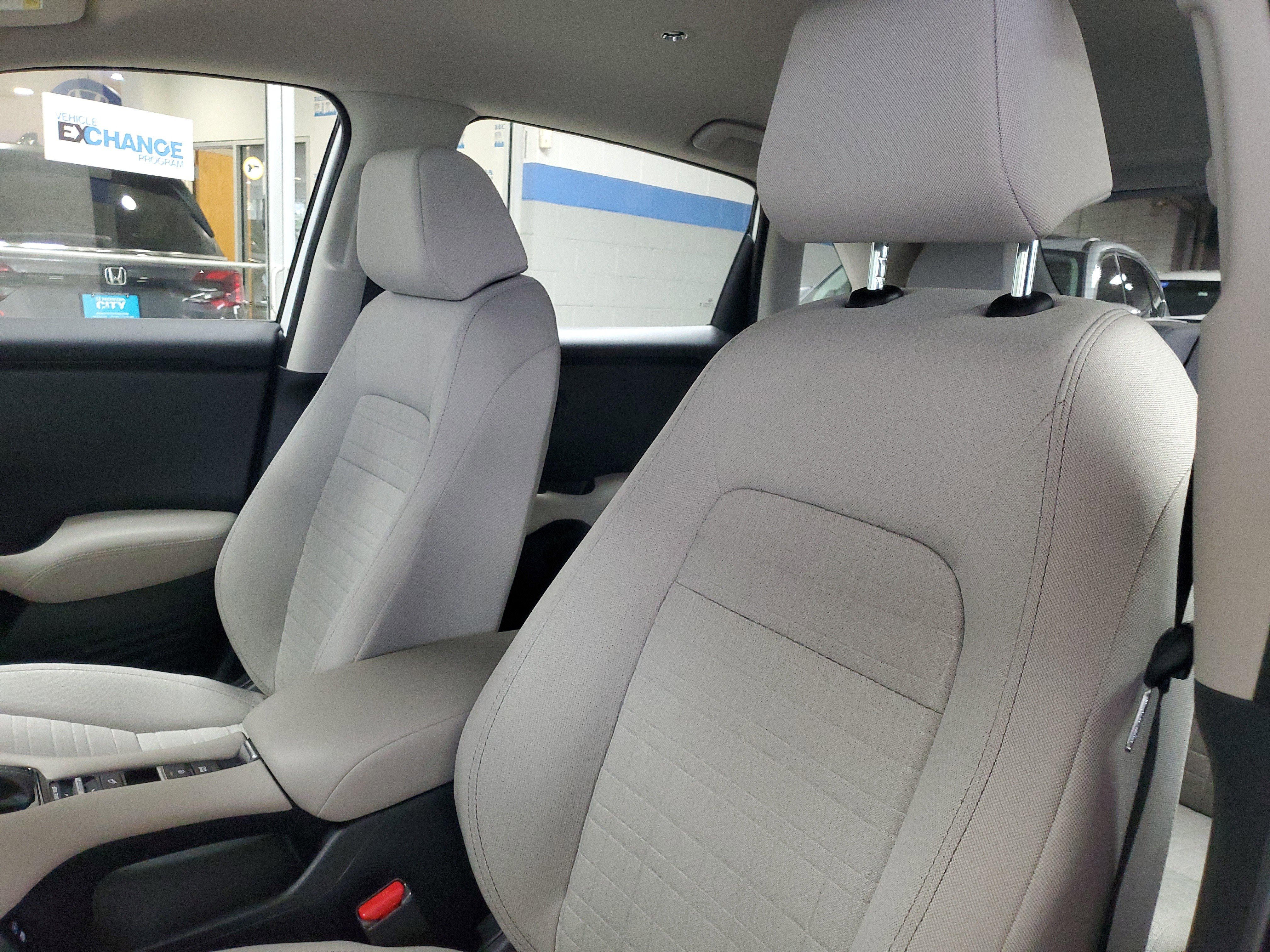 Used 2025 Honda HR-V LX image 16