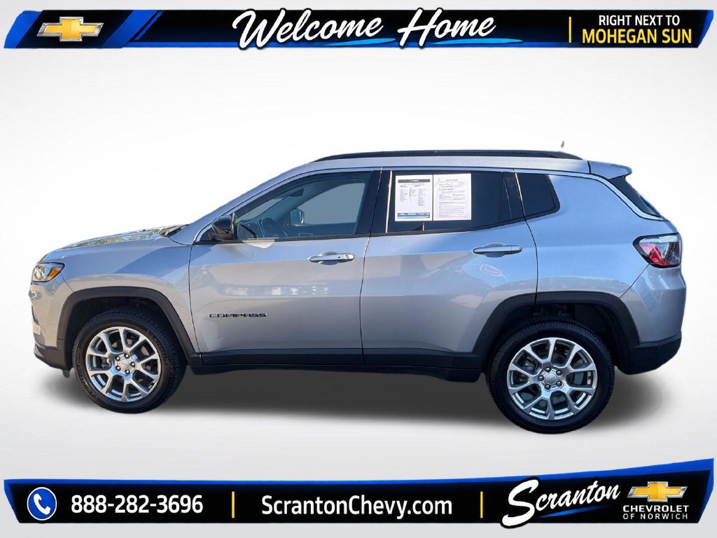 Used 2022 Jeep Compass Latitude AWD/4WD image 2