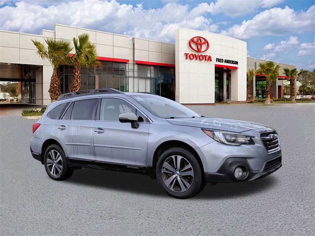 Used 2018 Subaru Outback 2.5i Limited image 2