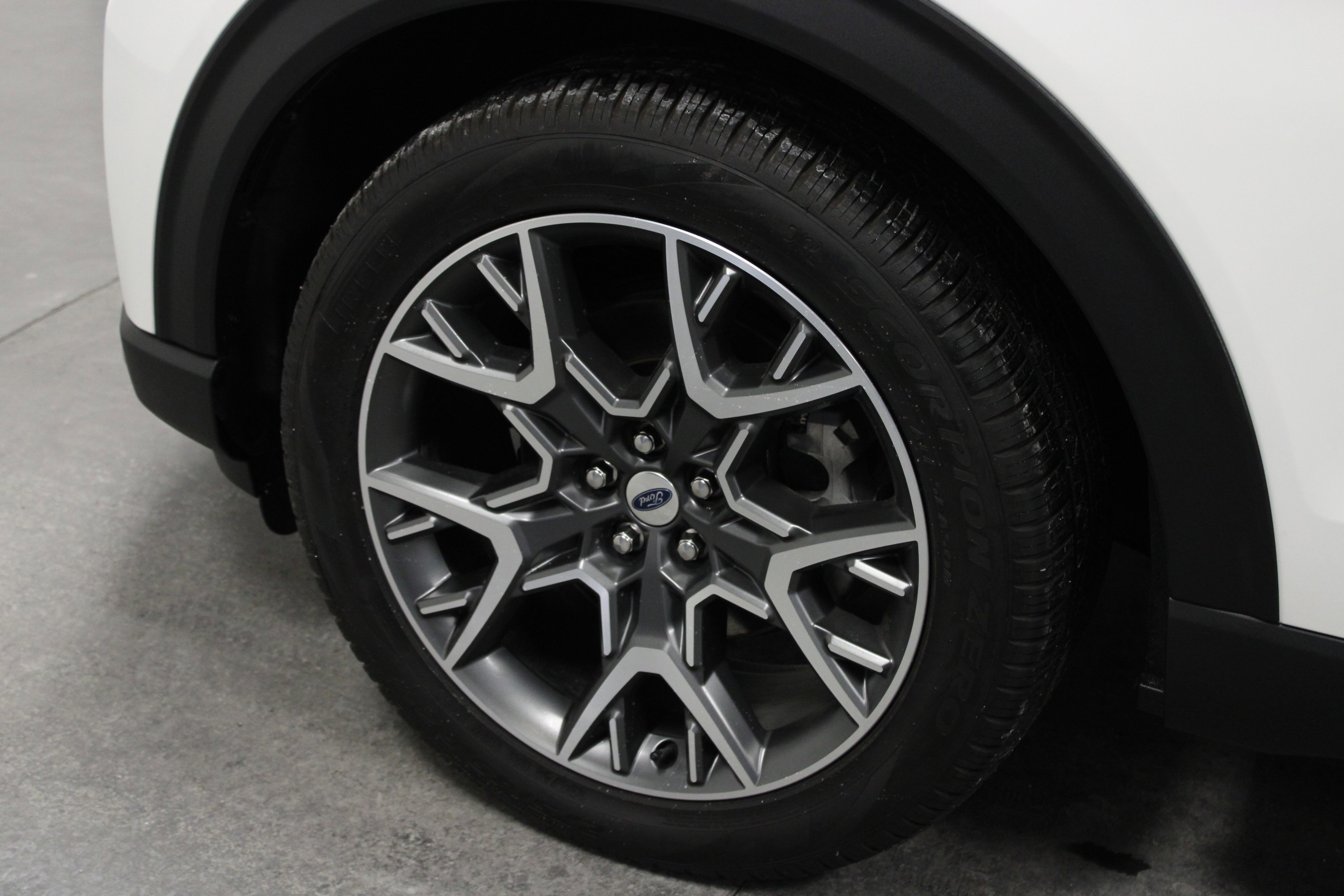 Used 2025 Ford Explorer Platinum w/ Ultimate Package image 10