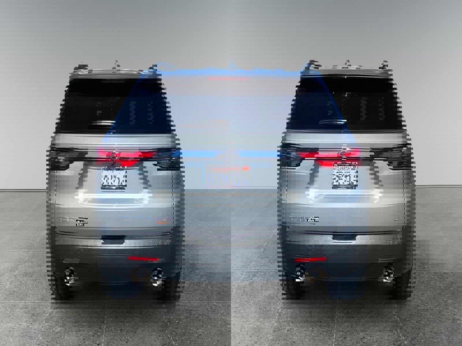 Used 2023 Chevrolet Traverse LT w/ LPO, Cargo Package image 4