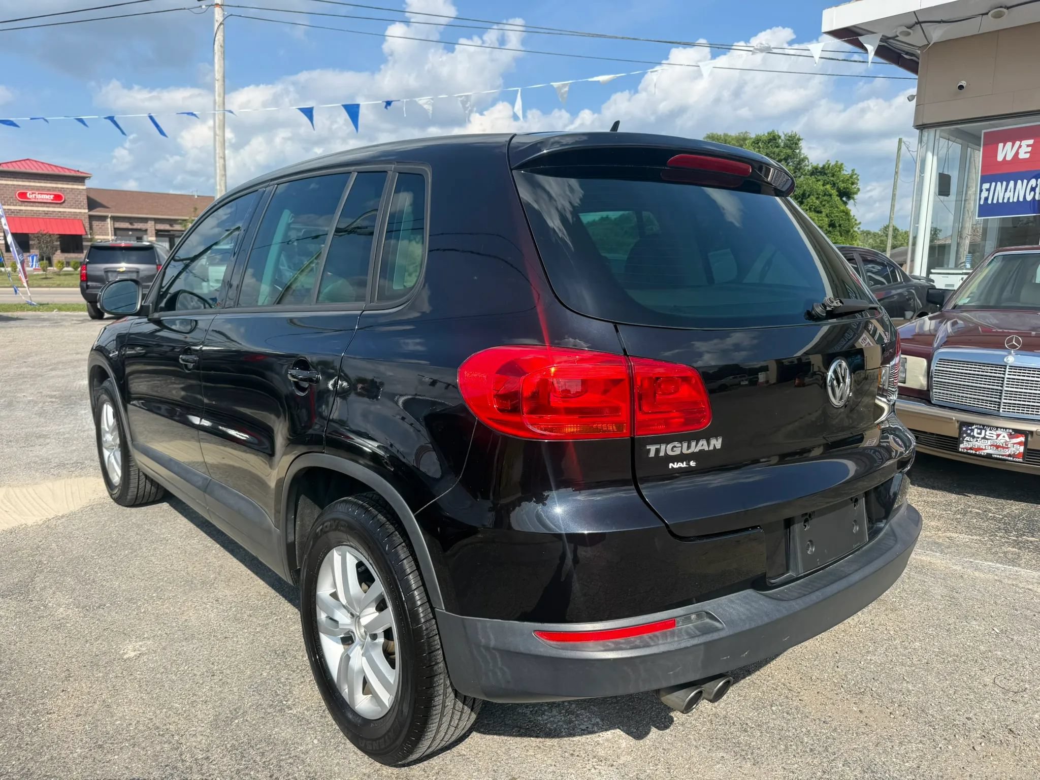 Used 2013 Volkswagen Tiguan S FWD image 4