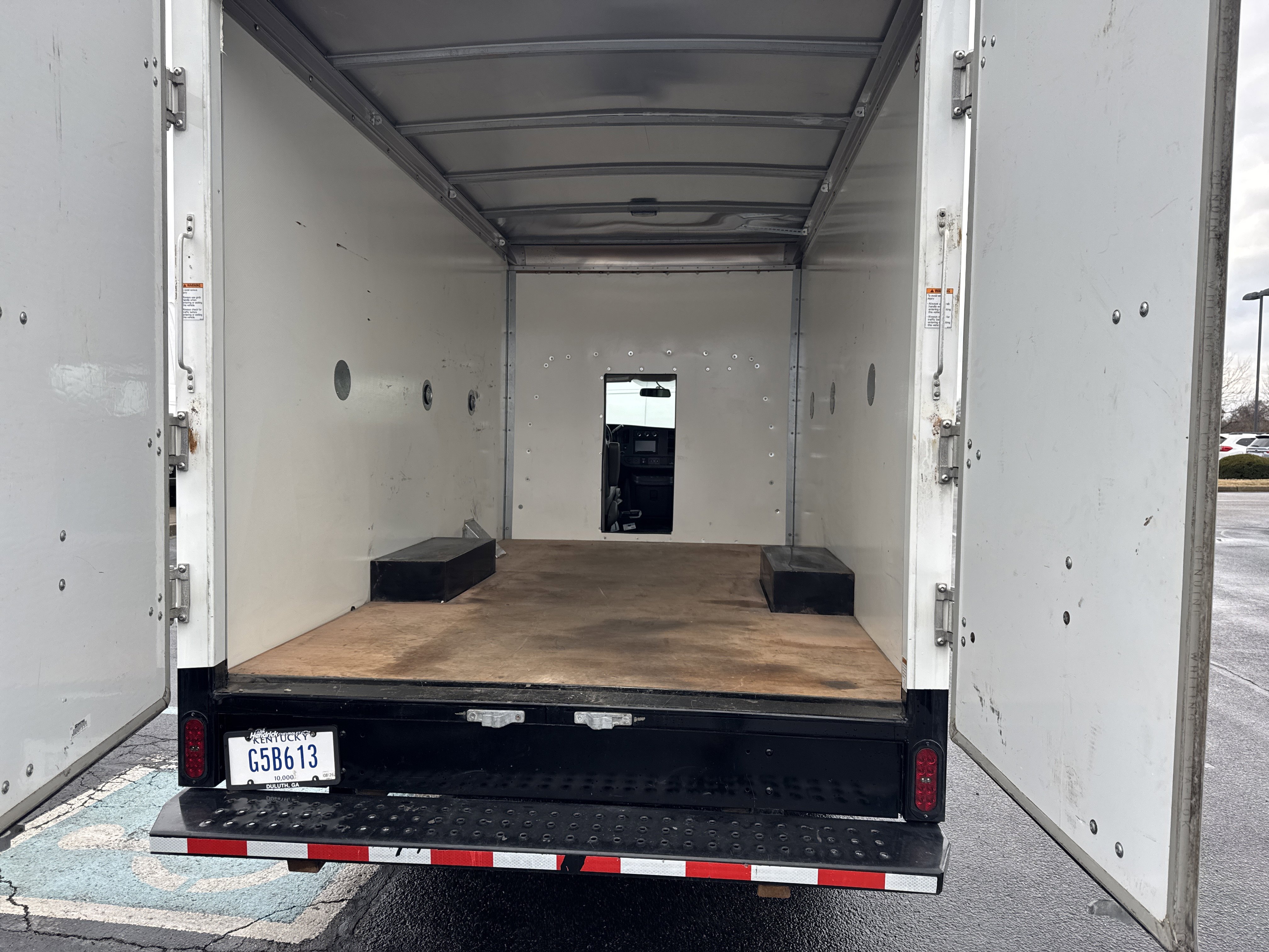 Used 2022 Chevrolet Express 3500 w/ Power Convenience Package image 5