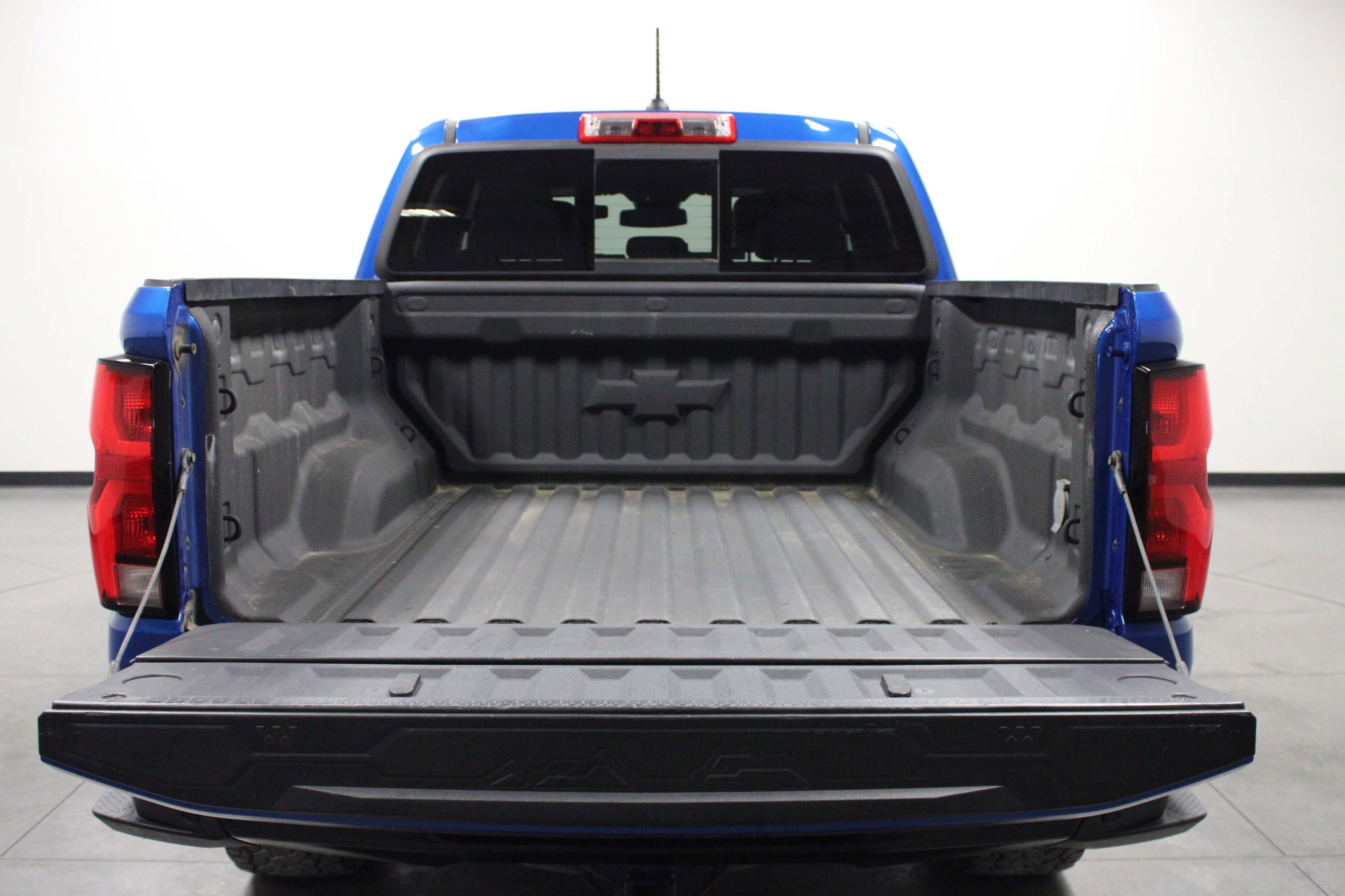 Used 2023 Chevrolet Colorado Z71 w/ Z71 Convenience Package 2 image 14