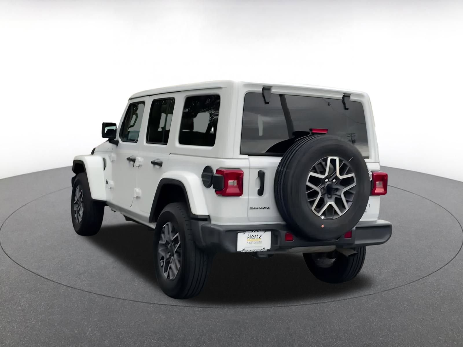 Used 2025 Jeep Wrangler Sahara image 11