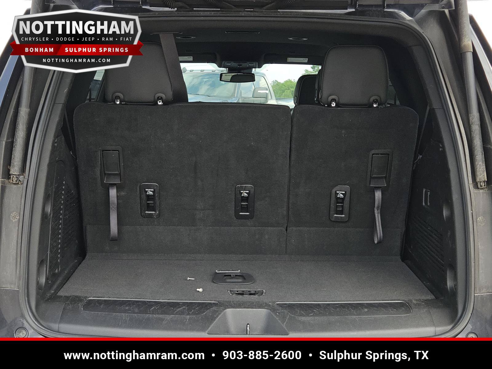 Used 2024 GMC Yukon SLT RWD image 9