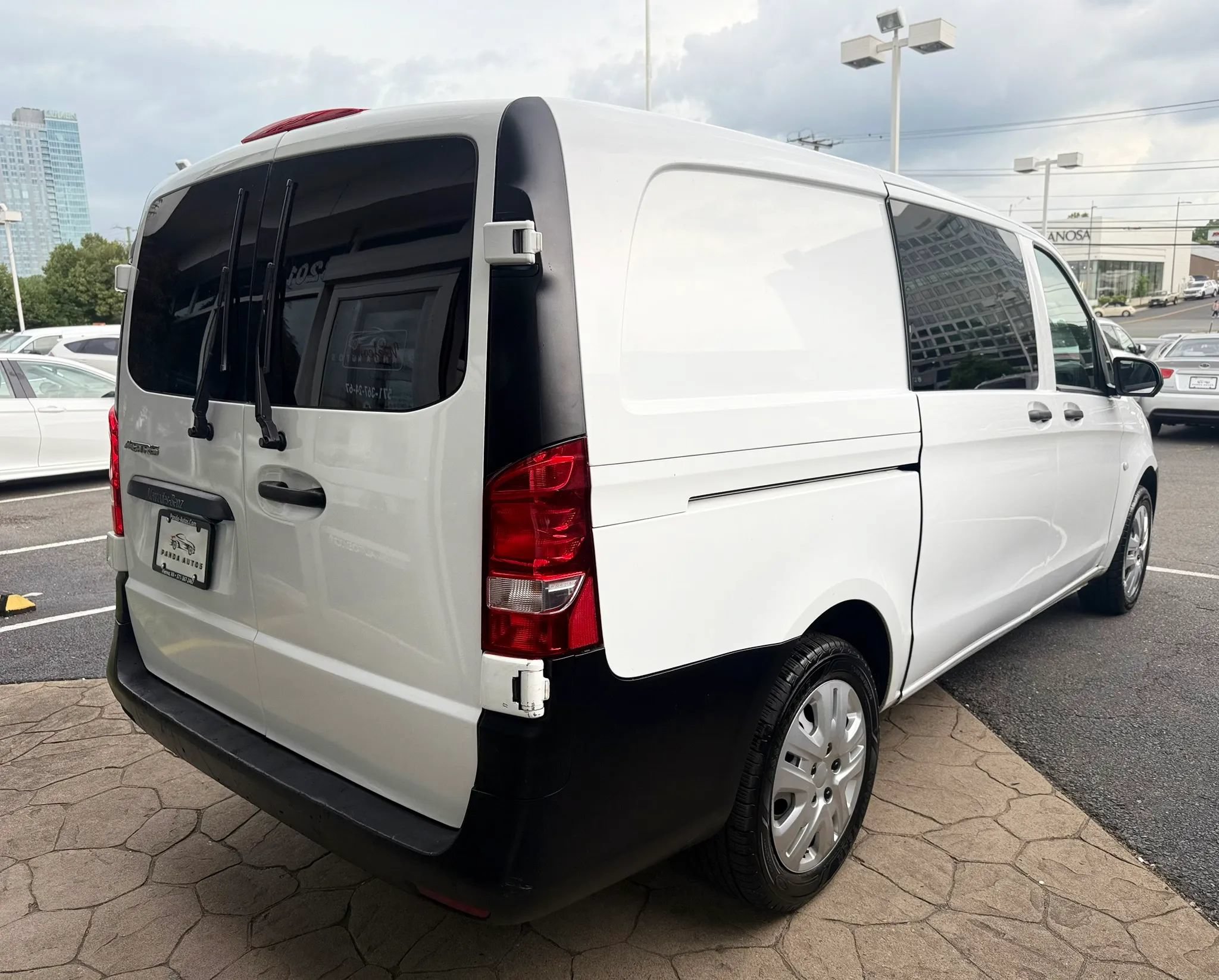 Used 2017 Mercedes-Benz Metris image 7