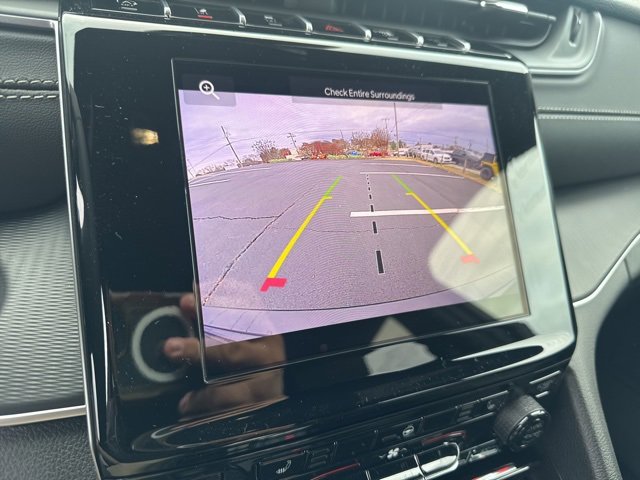 New 2025 Jeep Grand Cherokee Altitude image 18