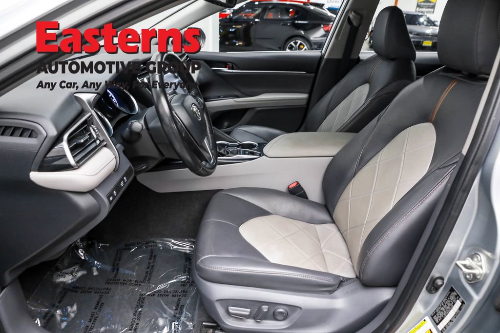 Used 2019 Toyota Camry XLE image 14