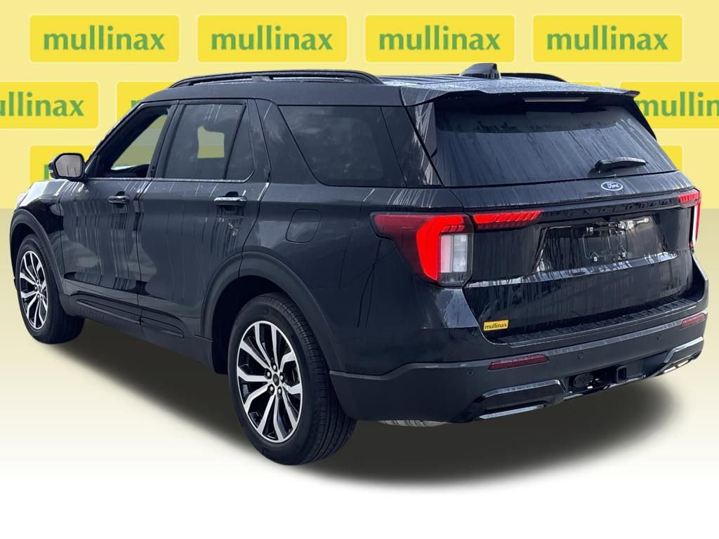 Used 2025 Ford Explorer ST-Line image 9
