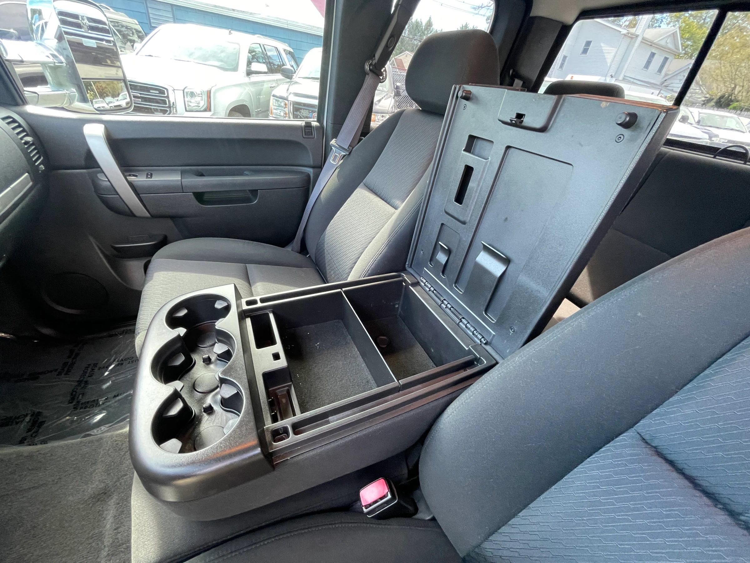 Used 2010 Chevrolet Silverado 2500 LT w/ Interior Plus Package AWD/4WD image 18
