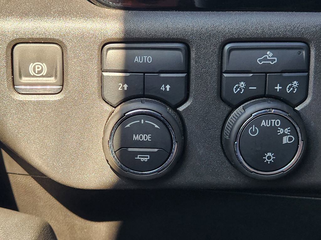 Certified 2025 Chevrolet Silverado 1500 LT image 23