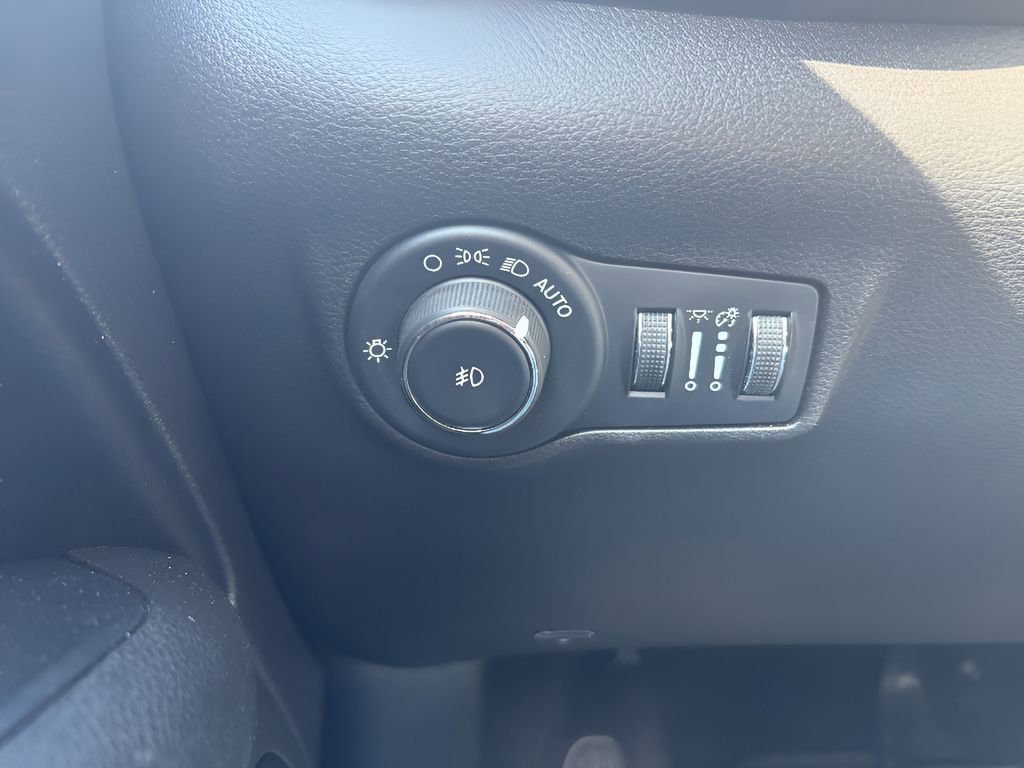 Used 2024 Jeep Compass Trailhawk image 25